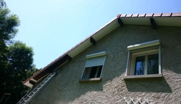 Dépassée de toit en lambris PVC